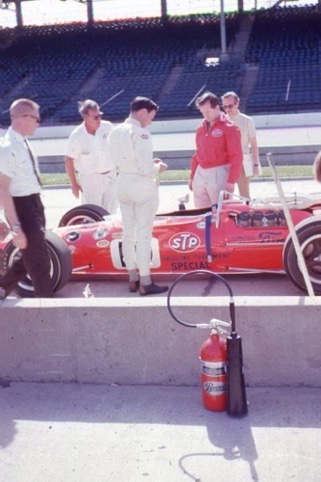 Pit Lane Indianapolis  66
©  Stephen Scott Pit Lane Indianapolis  66
©  Stephen Scott